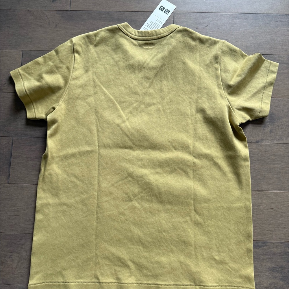 NWT Uniqlo T-shirt Women’s U yellow Crew Neck Short Sleeve  100% Cotton - Picture 3 of 3